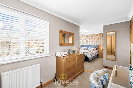 4 bedroom Detached house for sale in Garrick Lane, New Waltham, DN36