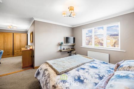 4 bedroom Detached house for sale in Garrick Lane, New Waltham, DN36