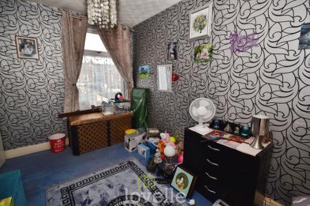 3 bedroom Terraced House for sale in Lovett Street, Cleethorpes, DN35