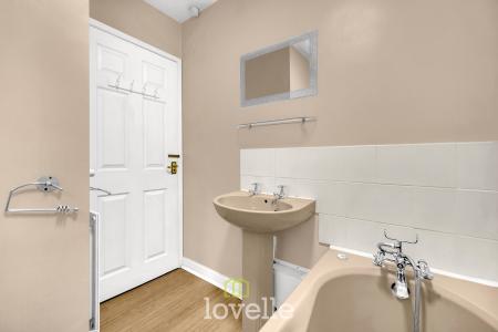 2 bedroom Terraced House for sale in Beck Walk, Cleethorpes, DN35