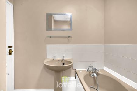 2 bedroom Terraced House for sale in Beck Walk, Cleethorpes, DN35