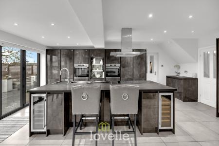 5 bedroom Detached house for sale in Chichester Road, Cleethorpes, DN35