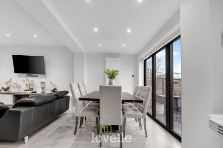 5 bedroom Detached house for sale in Chichester Road, Cleethorpes, DN35