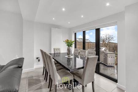 5 bedroom Detached house for sale in Chichester Road, Cleethorpes, DN35