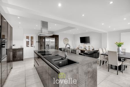 5 bedroom Detached house for sale in Chichester Road, Cleethorpes, DN35