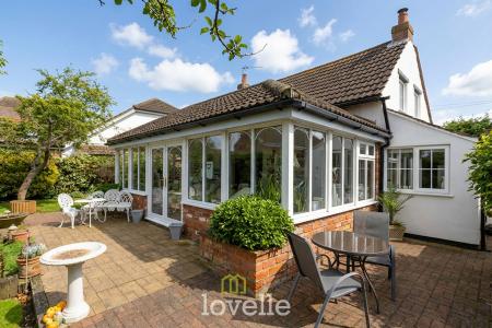 2 bedroom Cottage for sale in Church Lane, Humberston, DN36