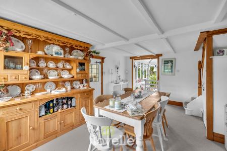 2 bedroom Cottage for sale in Church Lane, Humberston, DN36