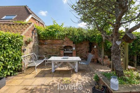 2 bedroom Cottage for sale in Church Lane, Humberston, DN36