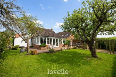 2 bedroom Cottage for sale in Church Lane, Humberston, DN36