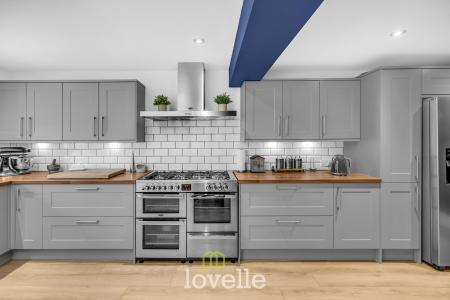 3 bedroom Semi-detached bungalow for sale in Queen Elizabeth Road, Humberston, DN36