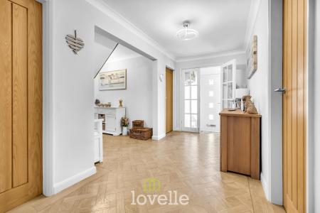 3 bedroom Semi-detached bungalow for sale in Queen Elizabeth Road, Humberston, DN36