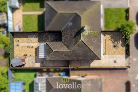 3 bedroom Semi-detached bungalow for sale in Curzon Avenue, Cleethorpes, DN35