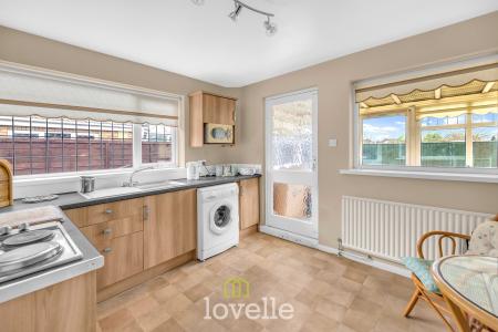 3 bedroom Semi-detached bungalow for sale in Curzon Avenue, Cleethorpes, DN35