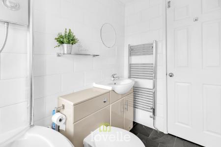 3 bedroom Semi-detached house for sale in Eskham Close, Cleethorpes, DN35