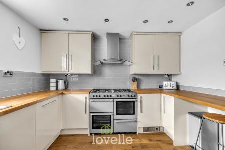 3 bedroom Semi-detached house for sale in Eskham Close, Cleethorpes, DN35