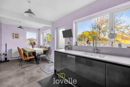 3 bedroom Link detached house for sale in Forest Way, Humberston, DN36