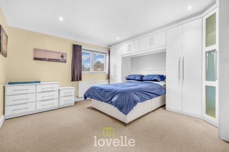 2 bedroom Apartment for sale in St Josephs Court, Cleethorpes, DN35