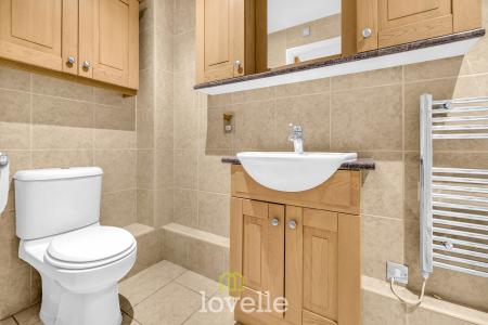 2 bedroom Apartment for sale in St Josephs Court, Cleethorpes, DN35