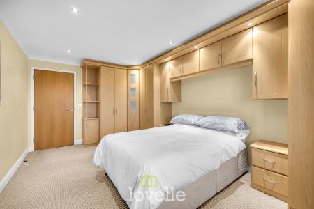 2 bedroom Apartment for sale in St Josephs Court, Cleethorpes, DN35