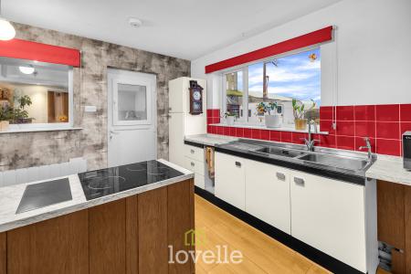 2 bedroom Semi-detached bungalow for sale in Lock Road, North Cotes, DN36