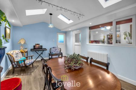 2 bedroom Semi-detached bungalow for sale in Lock Road, North Cotes, DN36