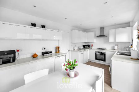 3 bedroom Semi-detached house for sale in Primrose Way, Cleethorpes, DN35