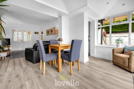 3 bedroom End of terrace house for sale in Queens Parade, Cleethorpes, DN35