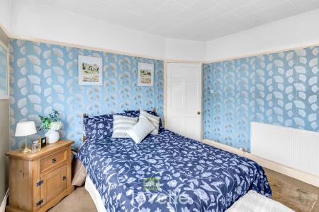 3 bedroom End of terrace house for sale in Queens Parade, Cleethorpes, DN35