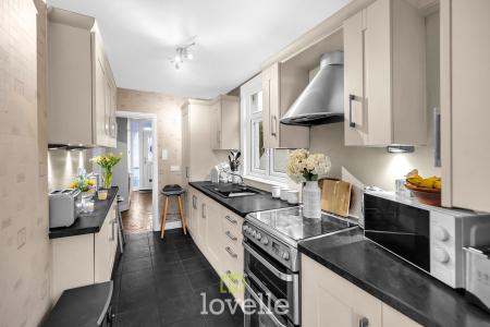 3 bedroom End of terrace house for sale in Queens Parade, Cleethorpes, DN35