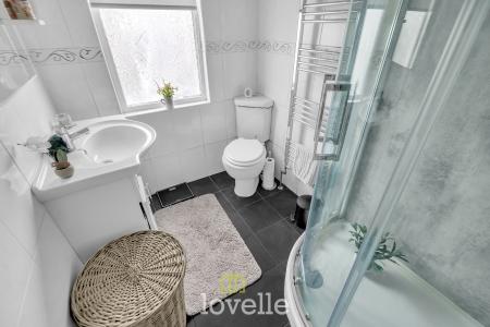 3 bedroom End of terrace house for sale in Queens Parade, Cleethorpes, DN35