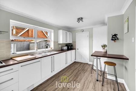 4 bedroom Detached house for sale in Newlands Park, Humberston, DN36