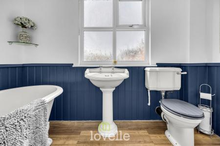 4 bedroom Detached house for sale in Newlands Park, Humberston, DN36