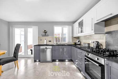 4 bedroom Detached house for sale in Garrick Lane, New Waltham, DN36