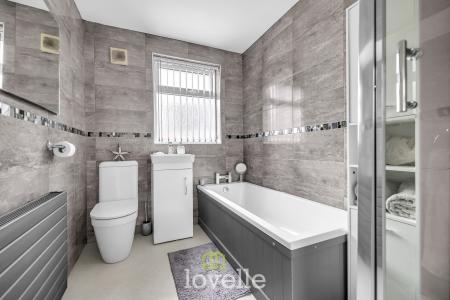 4 bedroom Detached house for sale in Garrick Lane, New Waltham, DN36