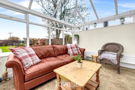 4 bedroom Detached house for sale in Churchthorpe, Fulstow, LN11