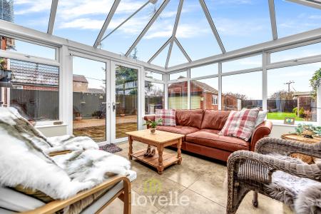 4 bedroom Detached house for sale in Churchthorpe, Fulstow, LN11