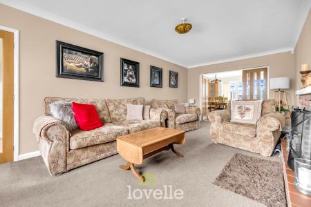 4 bedroom Detached house for sale in Churchthorpe, Fulstow, LN11