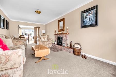 4 bedroom Detached house for sale in Churchthorpe, Fulstow, LN11