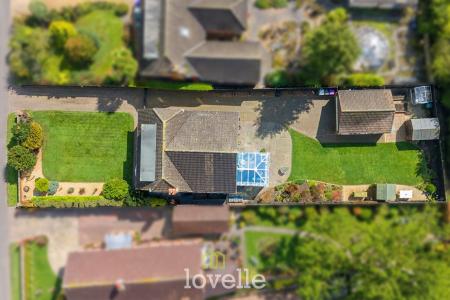 4 bedroom Detached house for sale in Churchthorpe, Fulstow, LN11