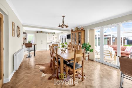 4 bedroom Detached house for sale in Churchthorpe, Fulstow, LN11