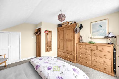 4 bedroom Detached house for sale in Churchthorpe, Fulstow, LN11