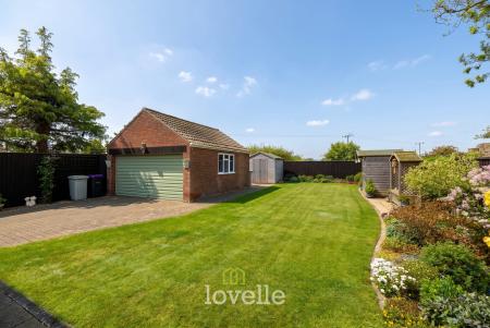 4 bedroom Detached house for sale in Churchthorpe, Fulstow, LN11