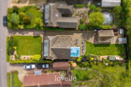 4 bedroom Detached house for sale in Churchthorpe, Fulstow, LN11