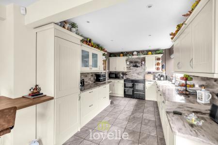 4 bedroom Detached house for sale in Churchthorpe, Fulstow, LN11