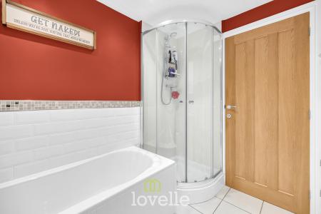 4 bedroom Detached house for sale in Churchthorpe, Fulstow, LN11