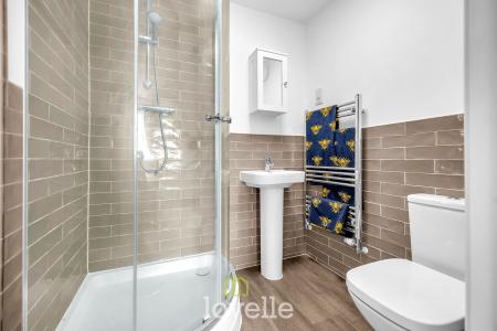 4 bedroom Detached house for sale in Alder Avenue, Humberston, DN36