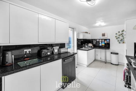 4 bedroom Detached house for sale in Wyndham Road, New Waltham, DN36