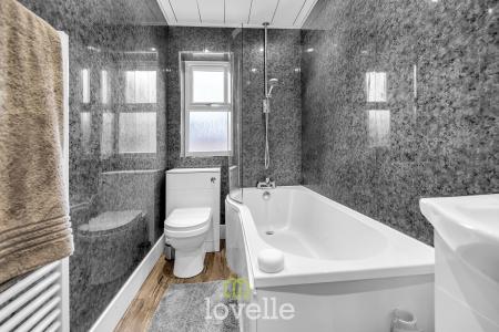 4 bedroom Detached house for sale in Wyndham Road, New Waltham, DN36