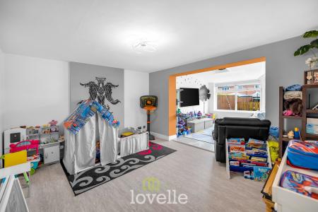 4 bedroom Detached house for sale in Wyndham Road, New Waltham, DN36