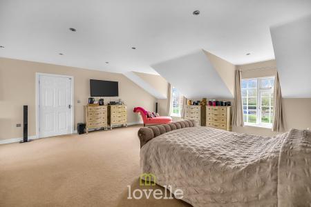 6 bedroom Detached house for sale in Cassbrook Drive, Fulstow, LN11